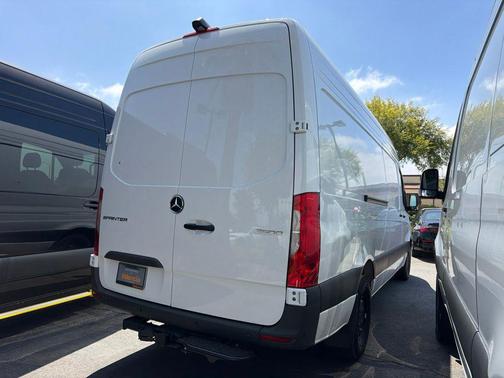 White 2026 Mercedes-Benz Sprinter 2500 Cargo 170 WB
