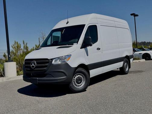 White 2026 Mercedes-Benz Sprinter 2500 Cargo 144 WB