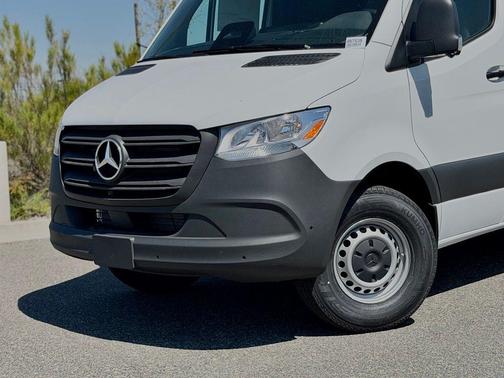 White 2026 Mercedes-Benz Sprinter 2500 Cargo 144 WB