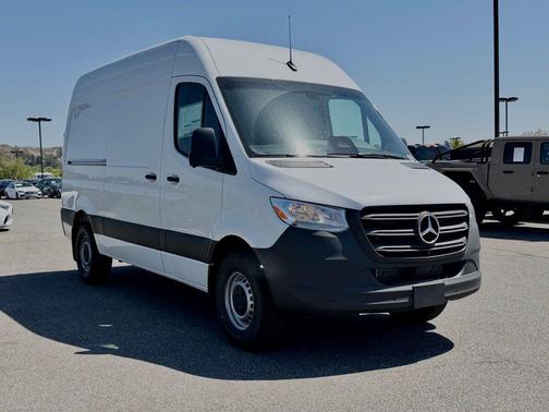 White 2026 Mercedes-Benz Sprinter 2500 Cargo 144 WB