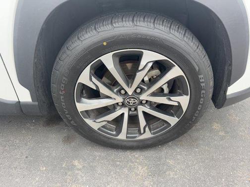 2022 Toyota Corolla Cross XLE
