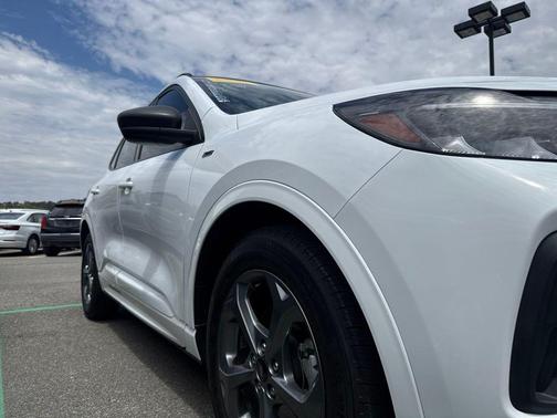 Oxford White 2023 Ford Escape ST-Line