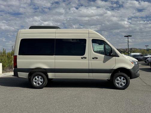 2025 Mercedes-Benz Sprinter 2500 Standard Roof