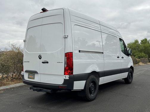 2025 Mercedes-Benz Sprinter 2500 Standard Roof