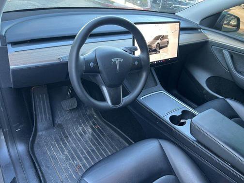 2025 Tesla Model Y Long Range Dual Motor Rear-Wheel Drive