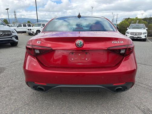 Rosso Etna 2023 Alfa Romeo Giulia Veloce RWD