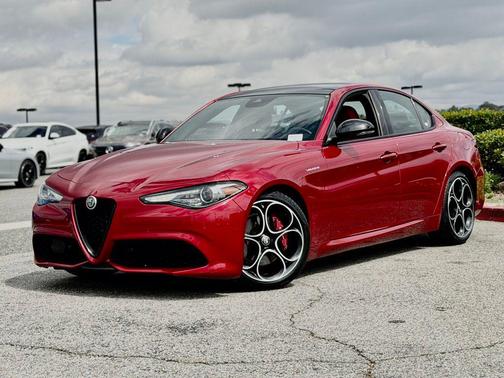 Rosso Etna 2023 Alfa Romeo Giulia Veloce RWD