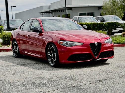 Rosso Etna 2023 Alfa Romeo Giulia Veloce RWD
