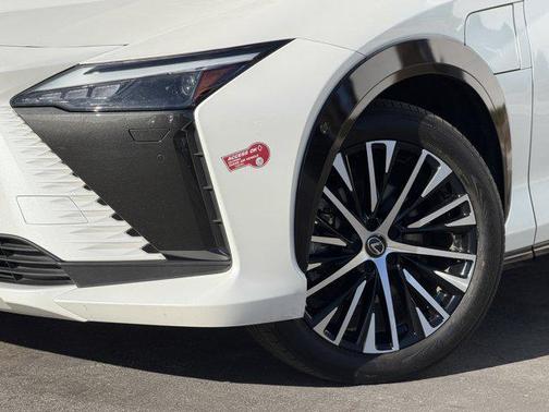 2023 Lexus RZ 450e Luxury
