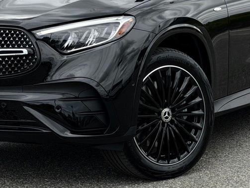 Black 2025 Mercedes-Benz GLC 350e Base
