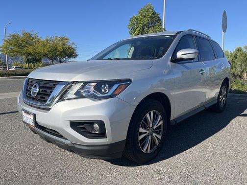 2020 Nissan Pathfinder SV
