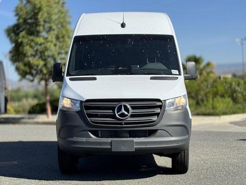 2025 Mercedes-Benz Sprinter 2500 Standard Roof