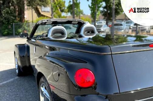 2005 Chevrolet SSR Base