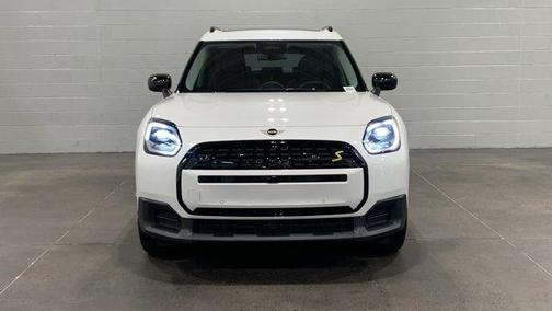 White Metallic 2025 MINI Countryman Base