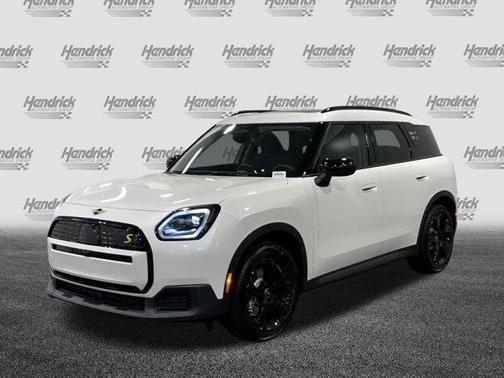 White Metallic 2025 MINI Countryman Base