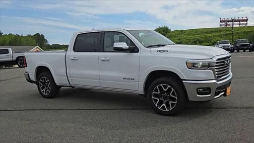 2025 RAM 1500 Laramie Crew Cab 4x4 64' Box