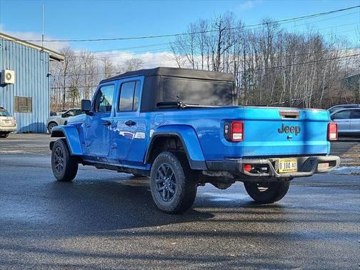 2022 Jeep Gladiator Sport S 4x4