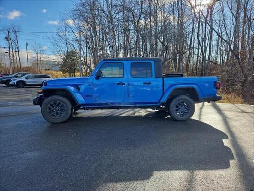 2022 Jeep Gladiator Sport S 4x4