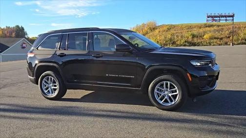 2024 Jeep Grand Cherokee Laredo X 4x4