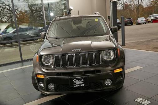 Photo 4 of 32 of 2019 Jeep Renegade Latitude
