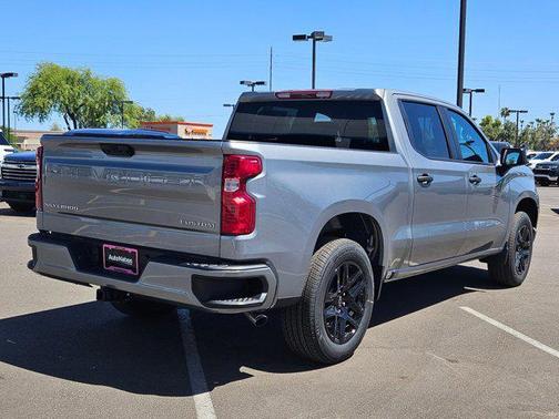 2025 Chevrolet Silverado 1500 Custom