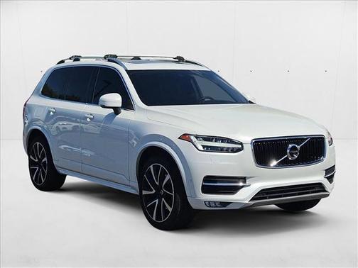 2019 Volvo XC90 T6 Momentum