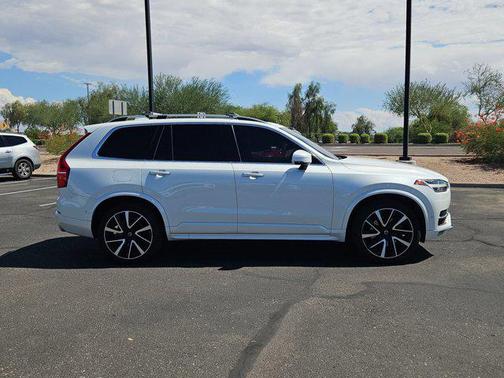 2019 Volvo XC90 T6 Momentum