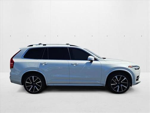 2019 Volvo XC90 T6 Momentum