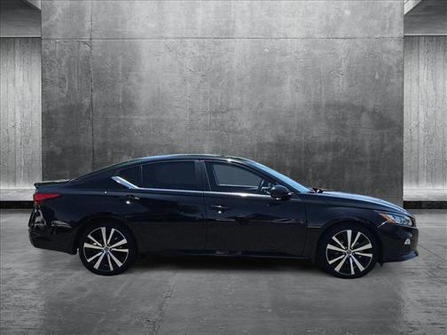 2021 Nissan Altima SR FWD
