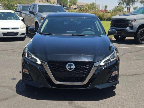 2021 Nissan Altima SR FWD