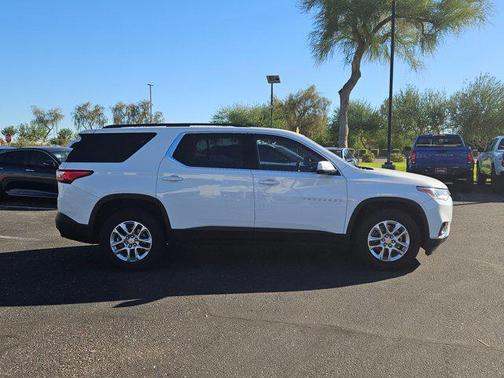 2021 Chevrolet Traverse LT Cloth