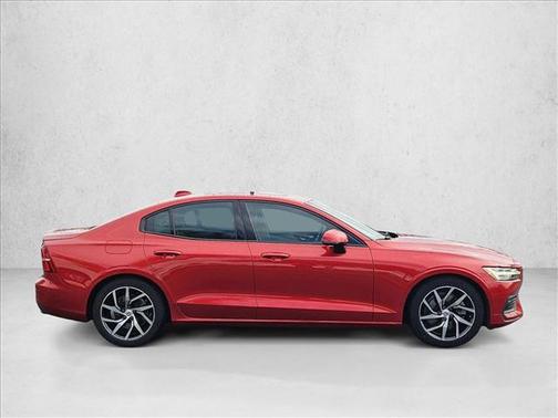 2019 Volvo S60 T5 Momentum