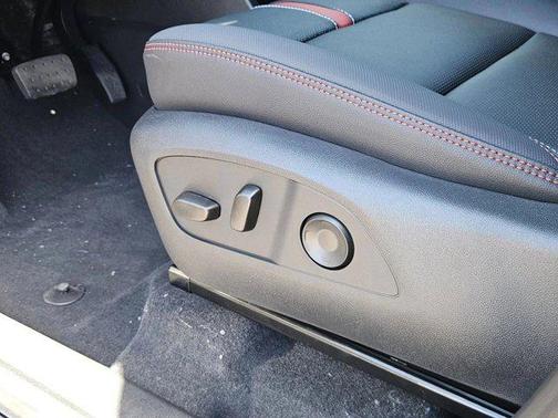 Mosaic Black Metallic 2026 Chevrolet Traverse RS