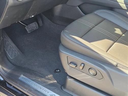 2025 Chevrolet Tahoe 4WD High Country