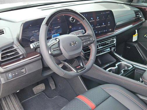 Mosaic Black Metallic 2026 Chevrolet Traverse RS
