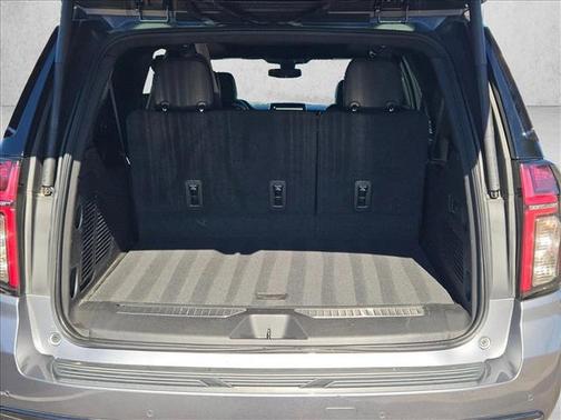 2022 Chevrolet Suburban 4WD Z71