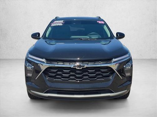 Mosaic Black Metallic 2025 Chevrolet Trax LT