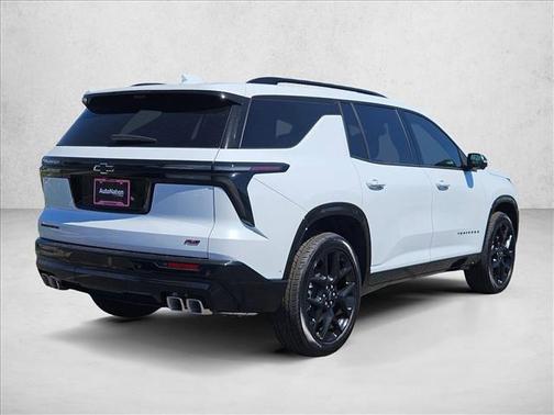 Polar White Tricoat 2026 Chevrolet Traverse RS