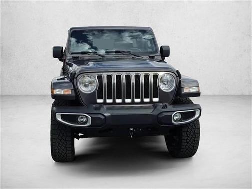 Granite Crystal Metallic Clearcoat 2018 Jeep Wrangler Unlimited Sahara