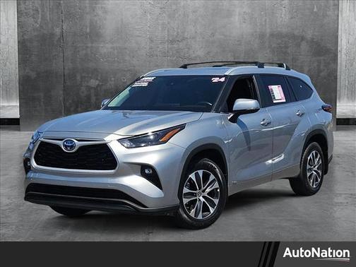 2024 Toyota Highlander Hybrid XLE