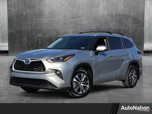2024 Toyota Highlander Hybrid XLE