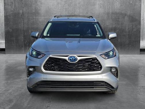 2024 Toyota Highlander Hybrid XLE