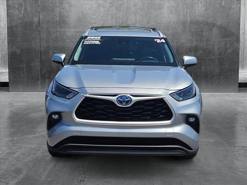 2024 Toyota Highlander Hybrid XLE