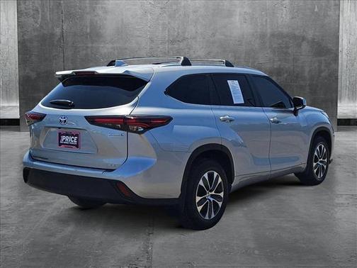 2024 Toyota Highlander Hybrid XLE