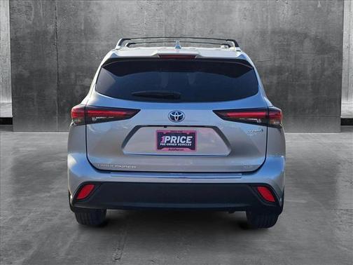 2024 Toyota Highlander Hybrid XLE