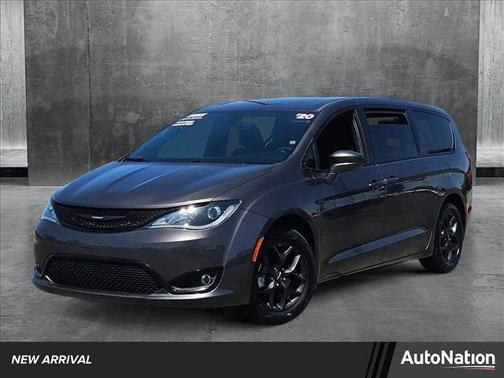 2020 Chrysler Pacifica Touring