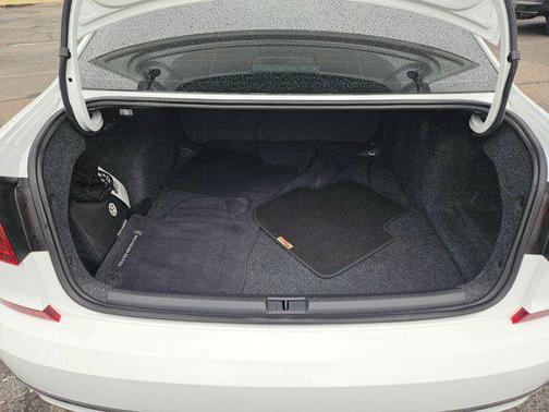 2019 Volkswagen Passat 2.0T Wolfsburg Edition