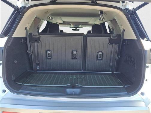 2025 Nissan Pathfinder SL FWD