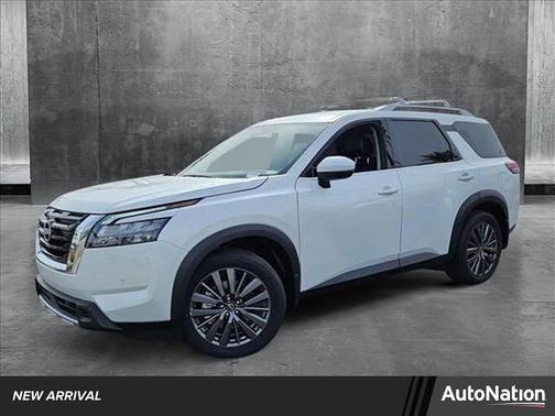 2025 Nissan Pathfinder SL FWD
