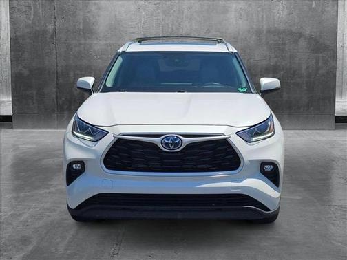 2023 Toyota Highlander Hybrid XLE